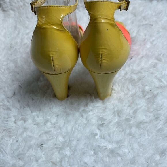 Kate Spade patent leather mustard yellow and coral ankle strap sandals size 9.5 - Picture 7 of 10
